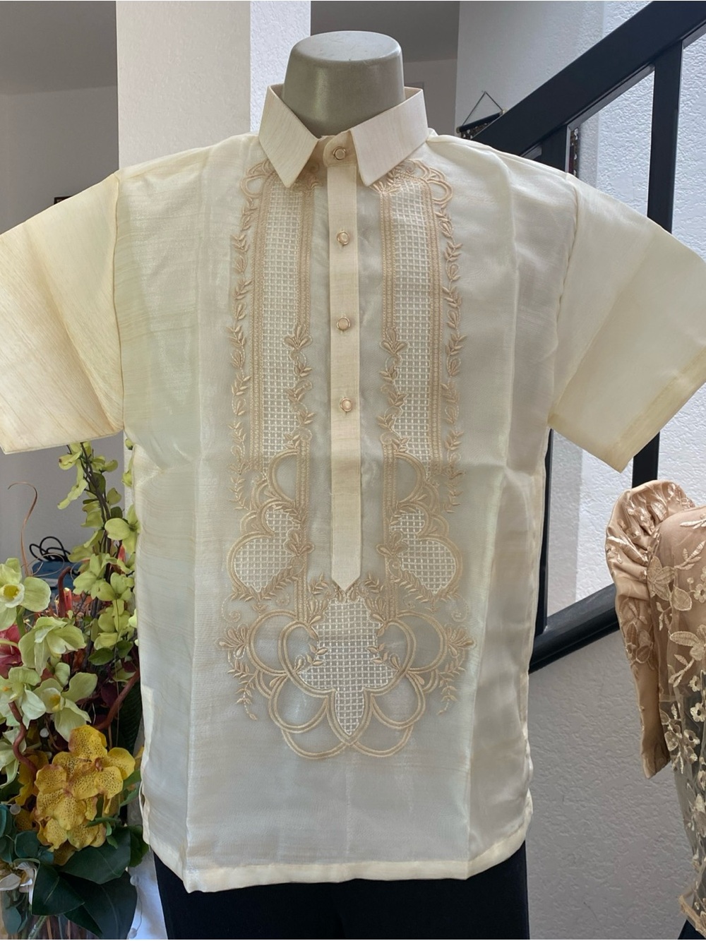 Men's Classic S Embroidered Barong Tagalog Shirt in Cream